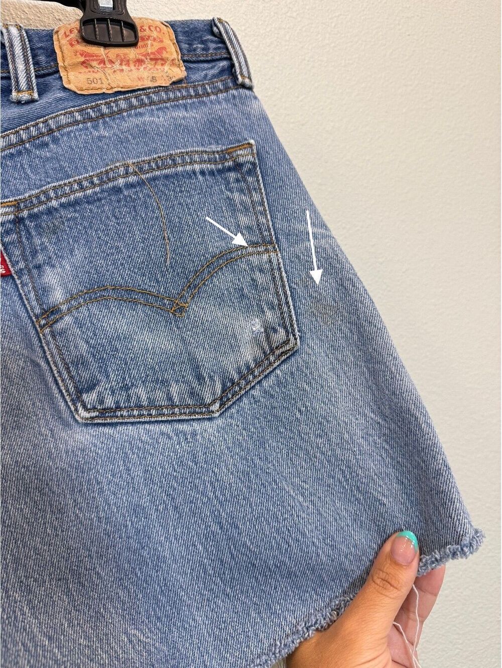 Vintage Levi's 501 Cut -Off Denim Shorts - Women's 36 - Picture 6 of 6